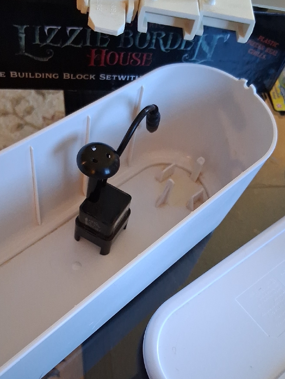 AEROGARDEN SPROUT TABLETOP GARDEN - Picture 10 of 14